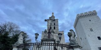 Cathédrale Notre-Dame-des-Doms d’Avignon : un joyau spirituel au cœur de la cité des papes